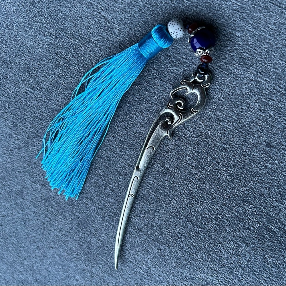 Metal Bookmark ~ Blue Tassel with Pendant Charms ~ Brand New!